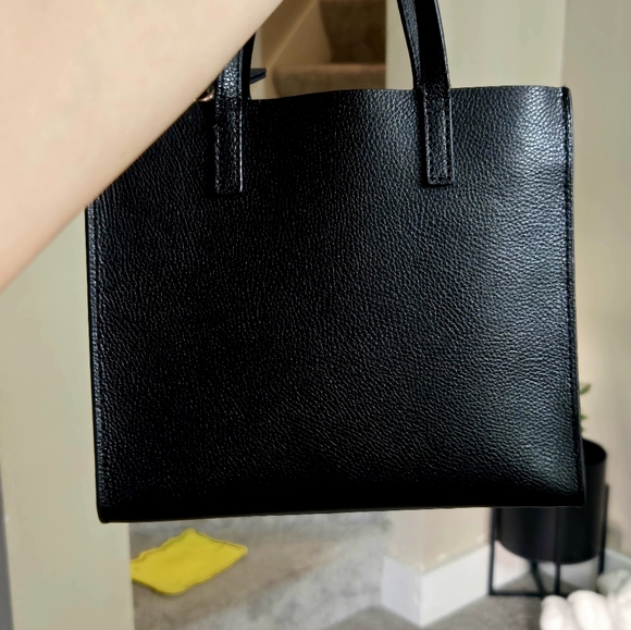Marc Jacobs Mini Pebbled Leather Tote - Picture 2 of 11